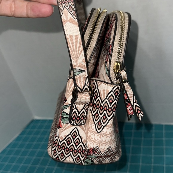 Nanette Lepore Hibiscus Print Crossbody Medium Sized Everyday Handbag Spring - Picture 10 of 11